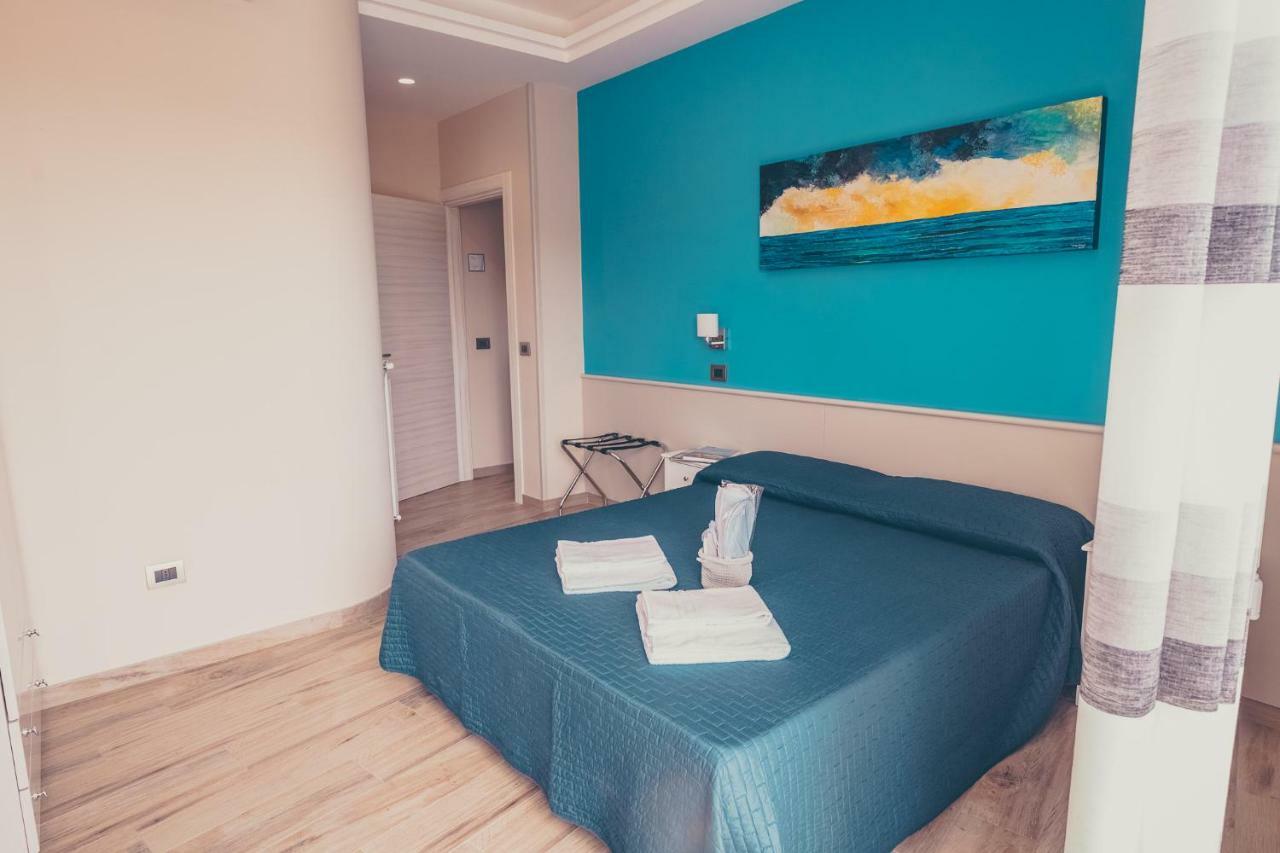 Oltre Il Mare Guest House Gaeta Exterior photo
